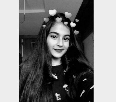 Aesthetic Hidden Face Girl Pic Black & White