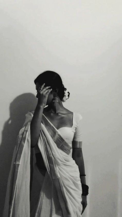 Aesthetic Hidden Face Girl Pic Black & White