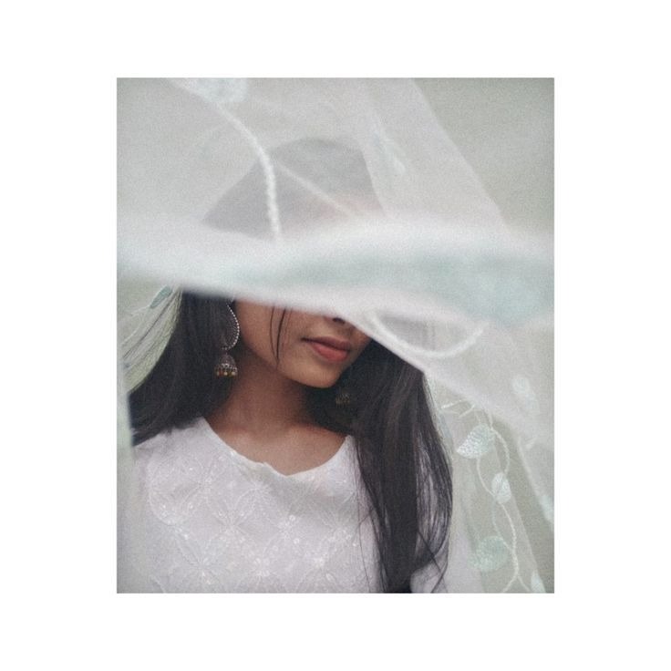 Aesthetic Hidden Face Girl Pic Black & White