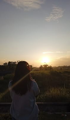 Aesthetic Hidden Face Girl Pic Black & White