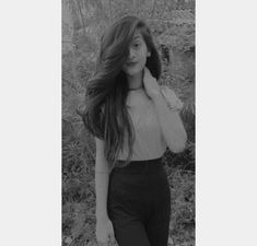 Aesthetic Hidden Face Girl Pic Black & White