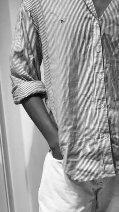 Aesthetic Hidden Face Girl Pic Black & White