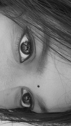 Aesthetic Hidden Face Girl Pic Black & White