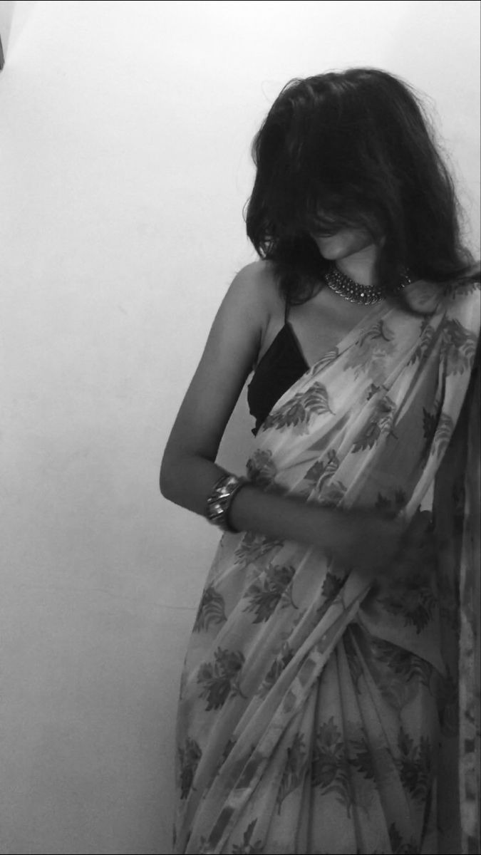 Aesthetic Hidden Face Girl Pic Black & White