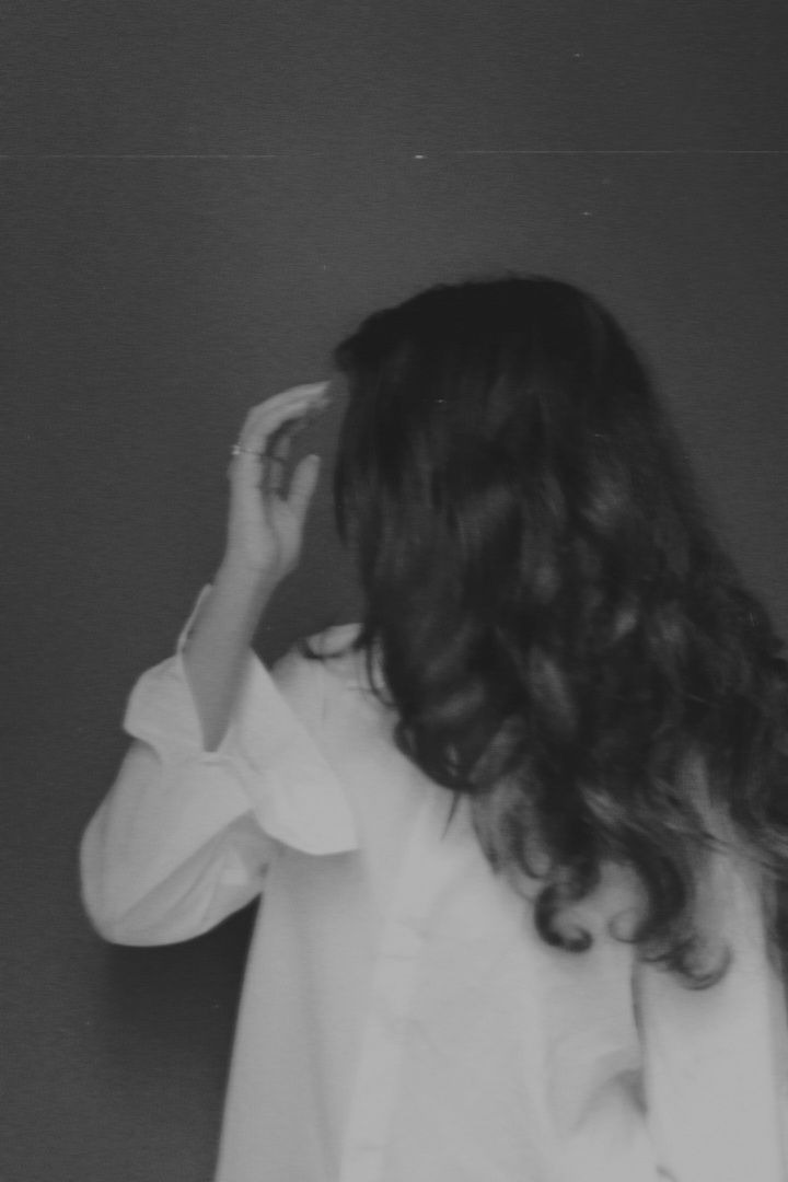 Aesthetic Hidden Face Girl Pic Black & White