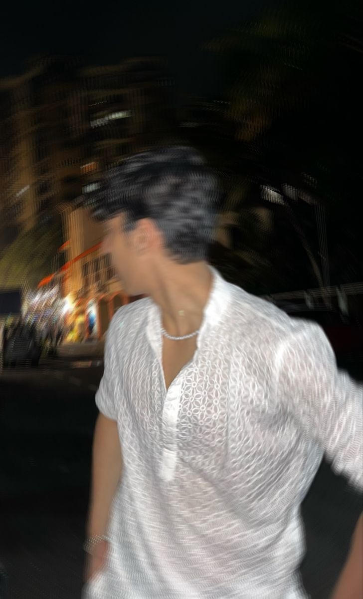 Aesthetic Hidden Face Girl Pic Black & White