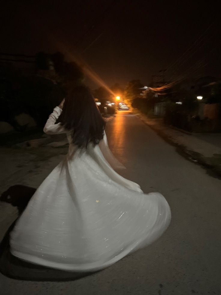 Aesthetic Hidden Face Girl Pic Black & White