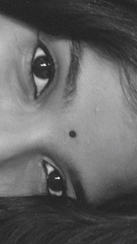 Aesthetic Hidden Face Girl Pic Black & White