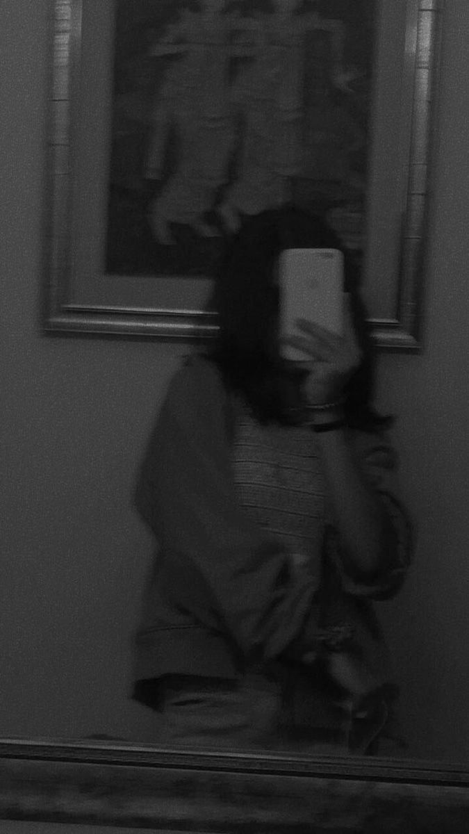 Aesthetic Hidden Face Girl Pic Black & White