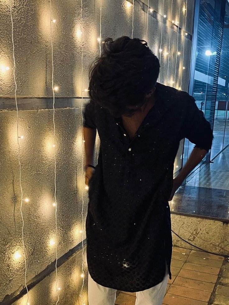 Aesthetic Hidden Face Girl Pic Black & White