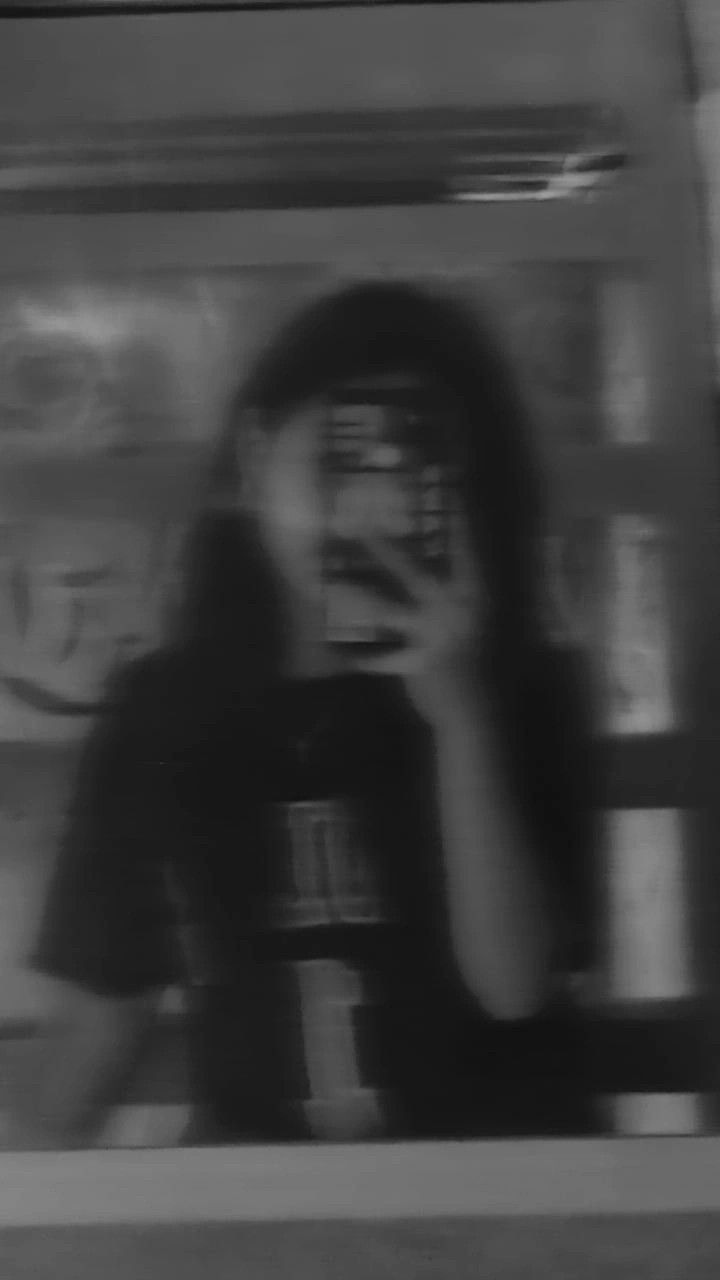 Aesthetic Hidden Face Girl Pic Black & White