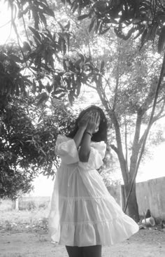 Aesthetic Hidden Face Girl Pic Black & White