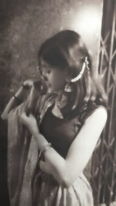 Hidden Face Girl Pic