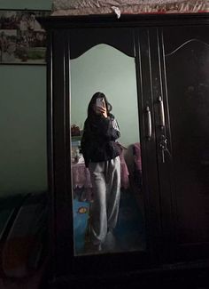 Hidden Face Girl Pic