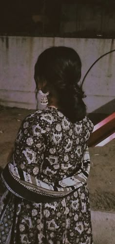 Hidden Face Girl Pic