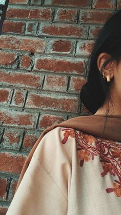 Hidden Face Girl Pic