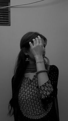 Hidden Face Girl Pic