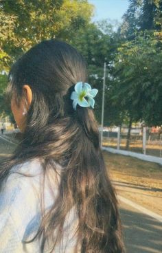 Hidden Face Girl Pic