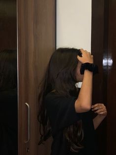 Hidden Face Girl Pic